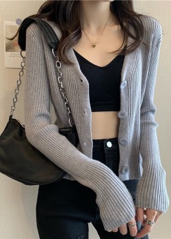 Knitted long sleeve blouse