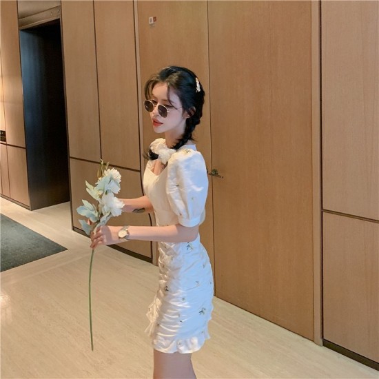 White puffy sleeve yellow flower dress