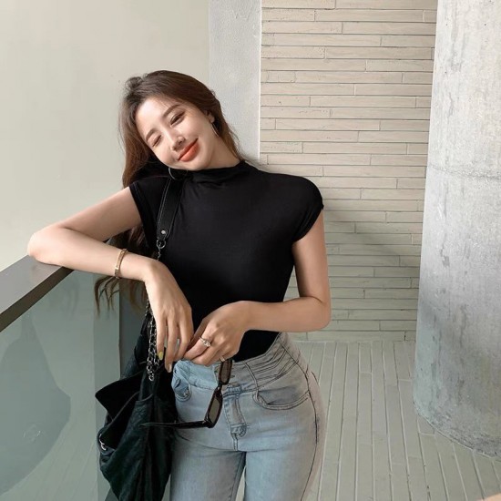 Turtle neck short sleeve blouse