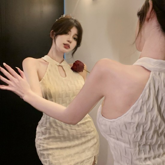 White Sleeveless Cheongsam