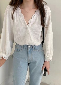 Puffy long sleeve white blouse