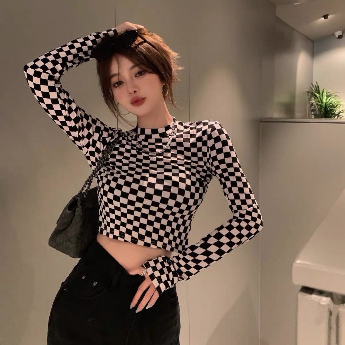 Turtle neck checkered long sleeve blouse