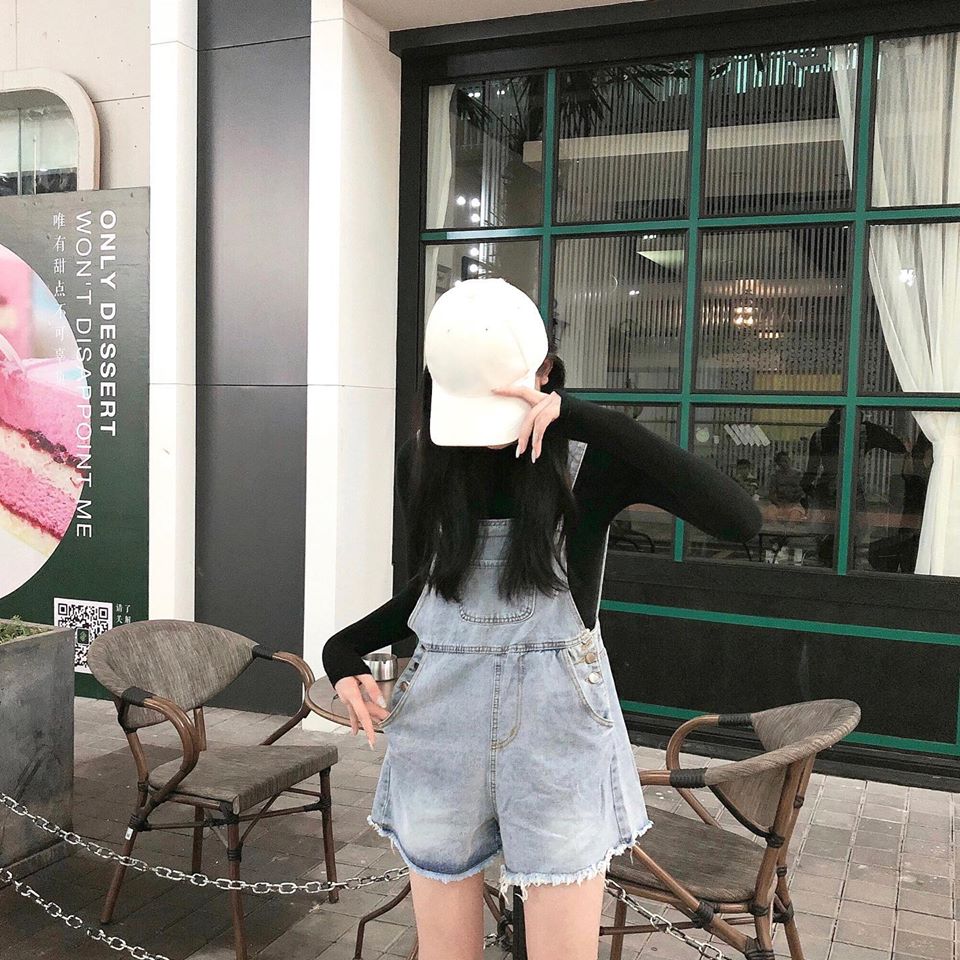 Sleeveless denim overalls