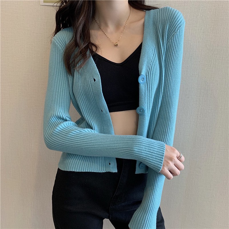 Knitted long sleeve blouse
