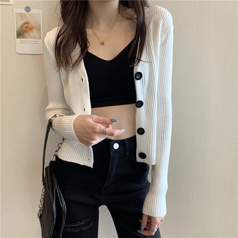 Knitted long sleeve blouse