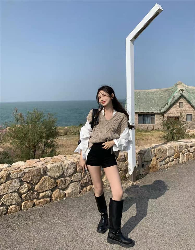 Knitted vest & white shirt set