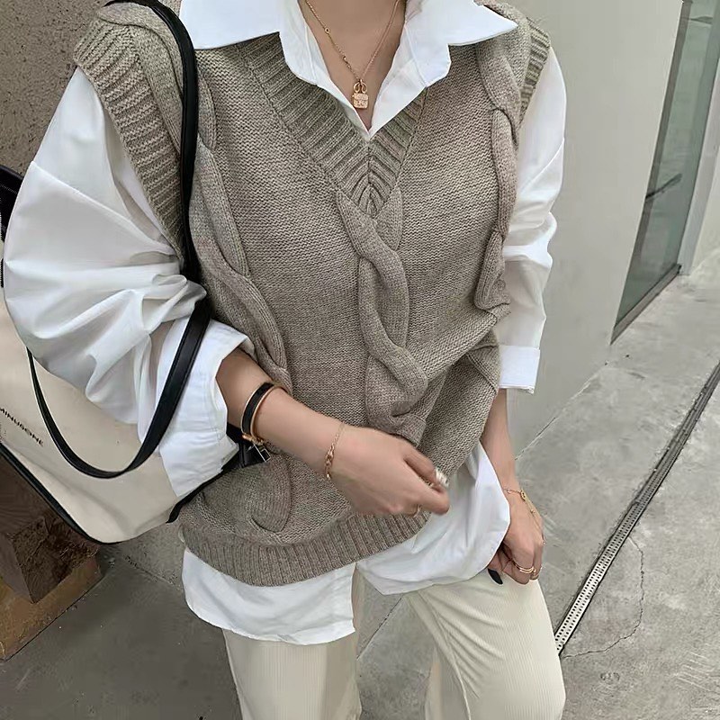 Vest outer & white shirt set wear