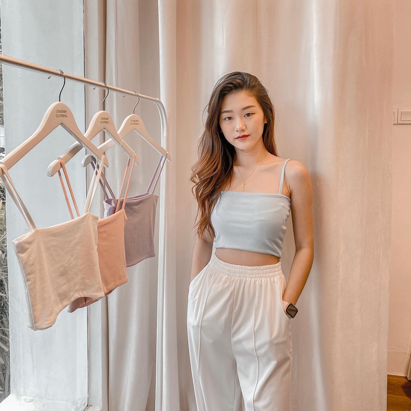 Babe sleeveless crop top