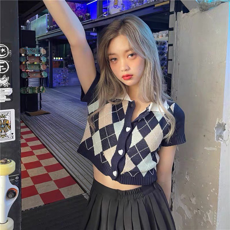 Knitted short sleeve polo crop top