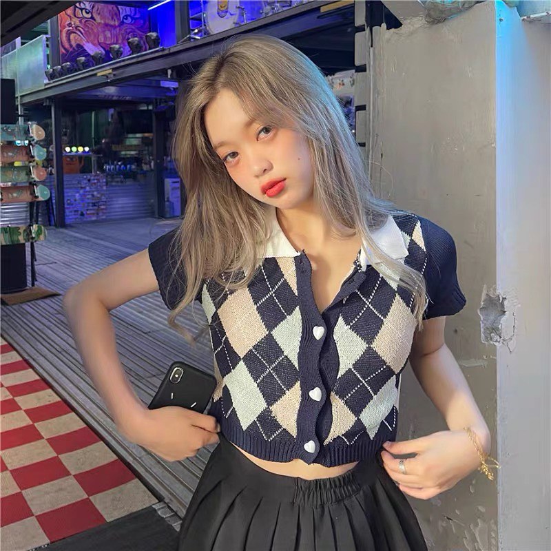 Knitted short sleeve polo crop top