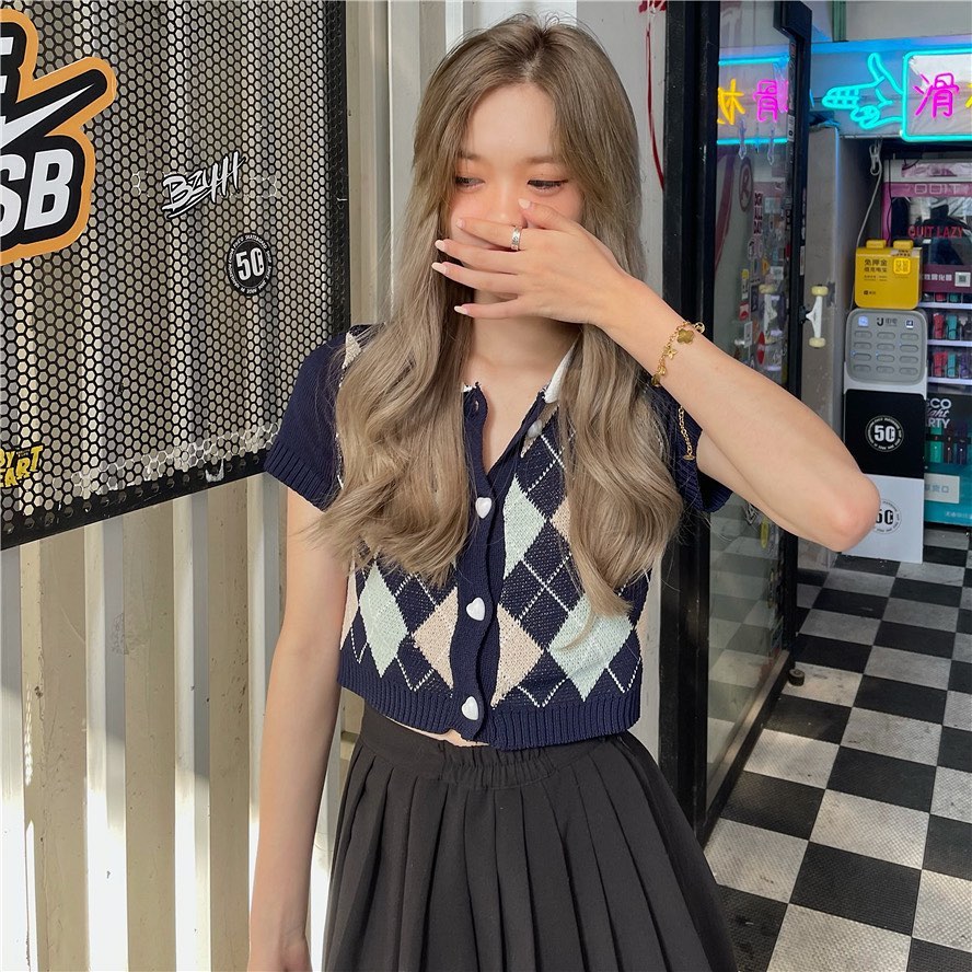 Knitted short sleeve polo crop top