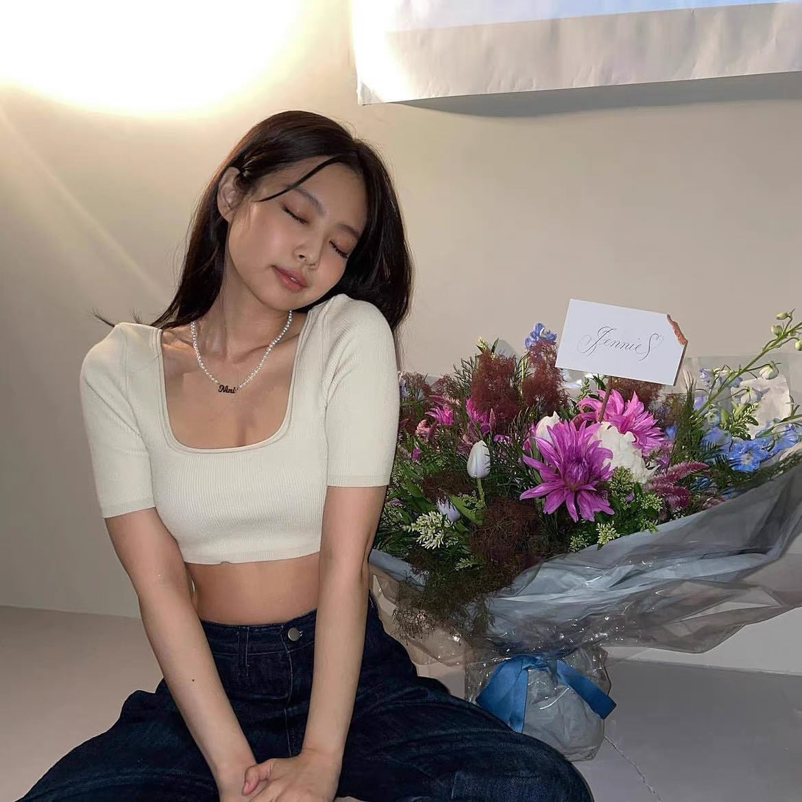 Square neck short sleeve crop top