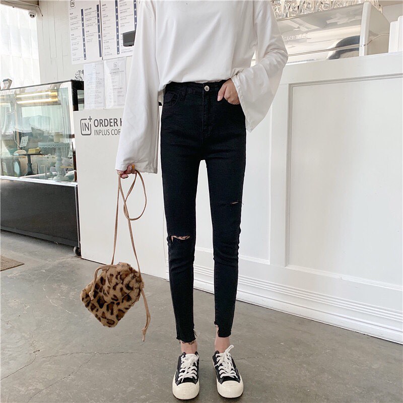 Carol black ripped pants