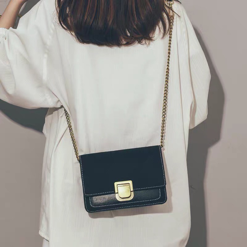 Retro chain sling bag