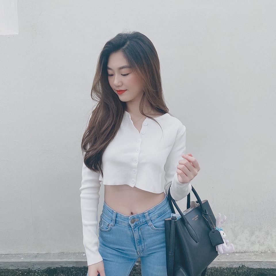 White long sleeve crop top