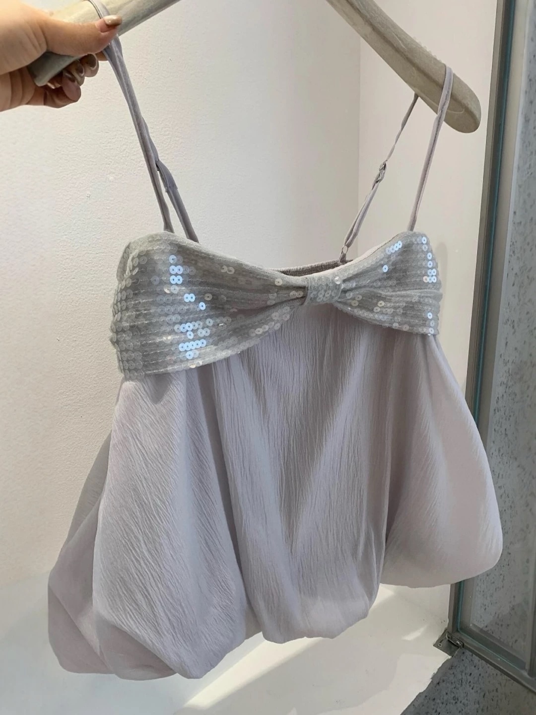 Glitter Sleeveless Puffy Blouse