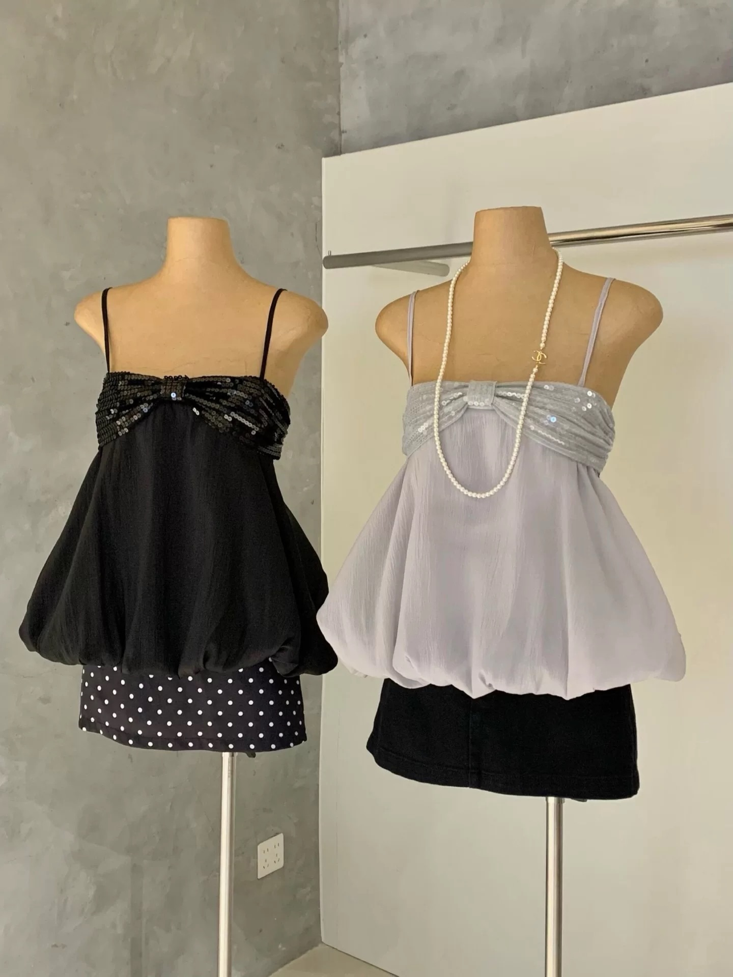 Glitter Sleeveless Puffy Blouse