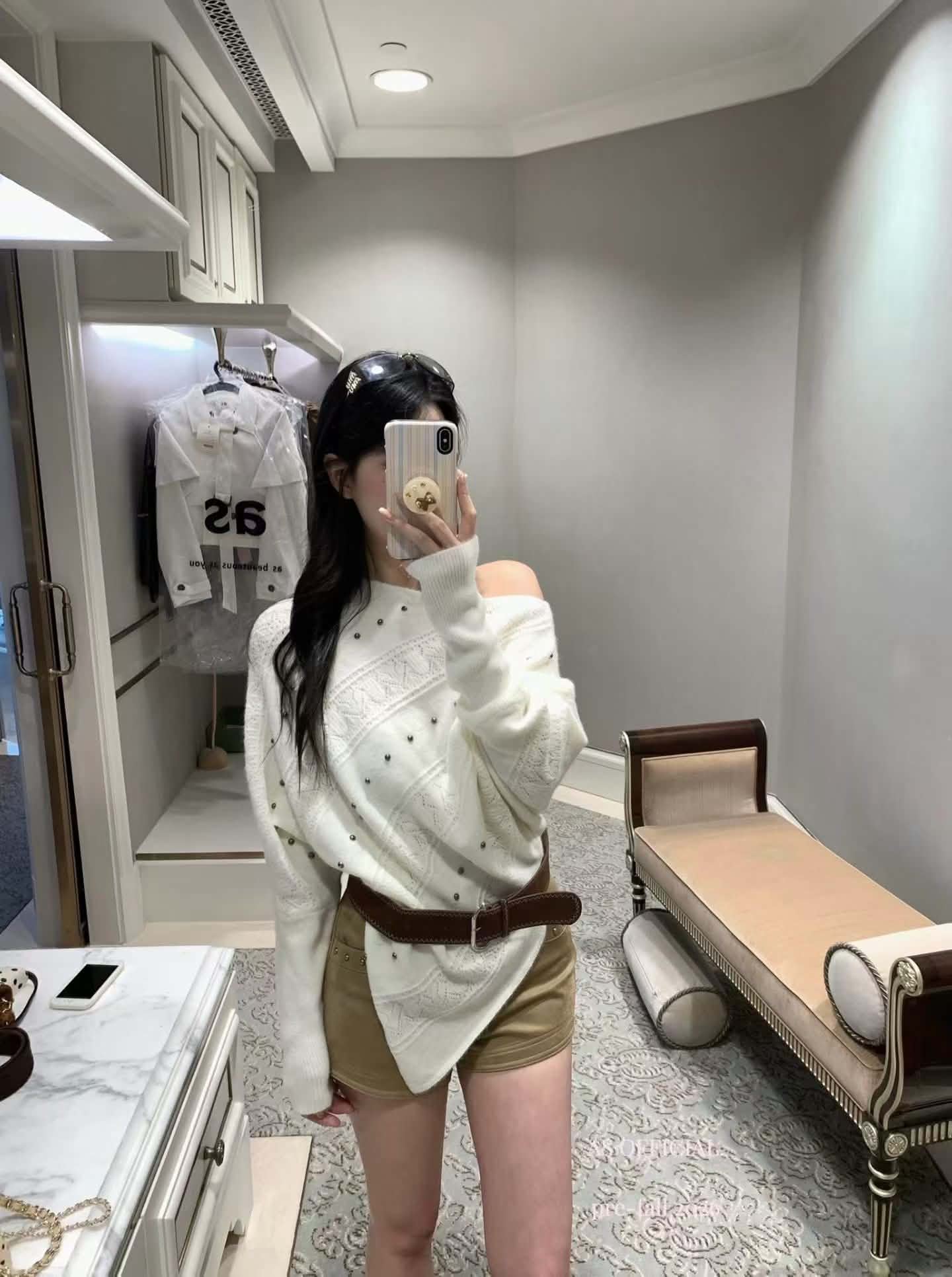 铆钉款 露肩蝙蝠袖针织