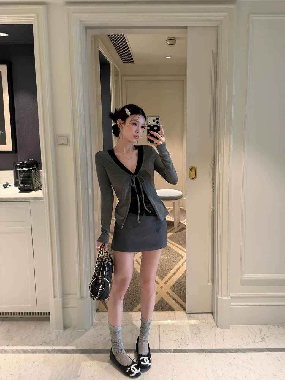 Lace Attached Two-piece Long Sleeve Blouse