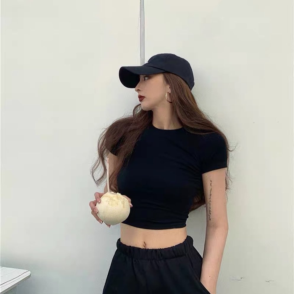 Short sleeve fitting top