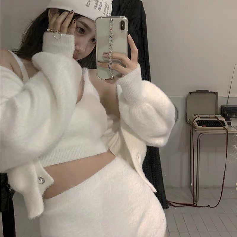 White mohair knitted set wear