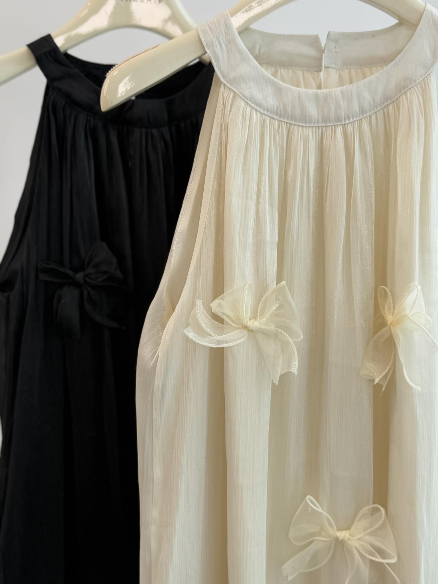 Sleeveless Ribbon Halter Dress