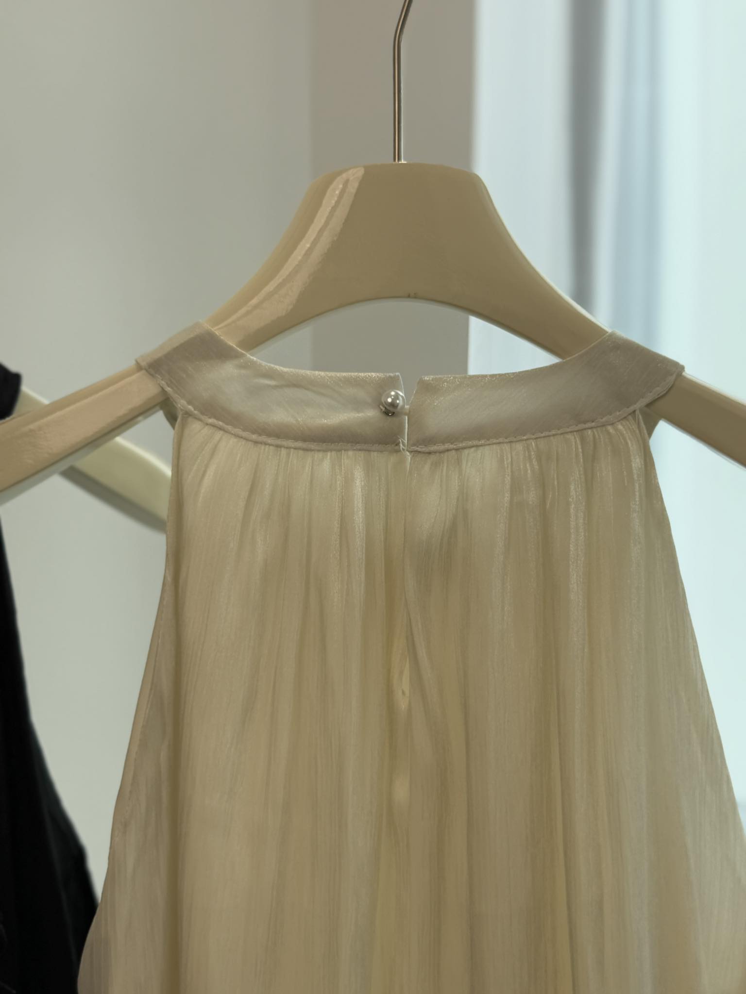 Sleeveless Ribbon Halter Dress