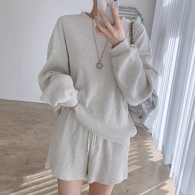 Casual sweater & high waist shorts lounge set
