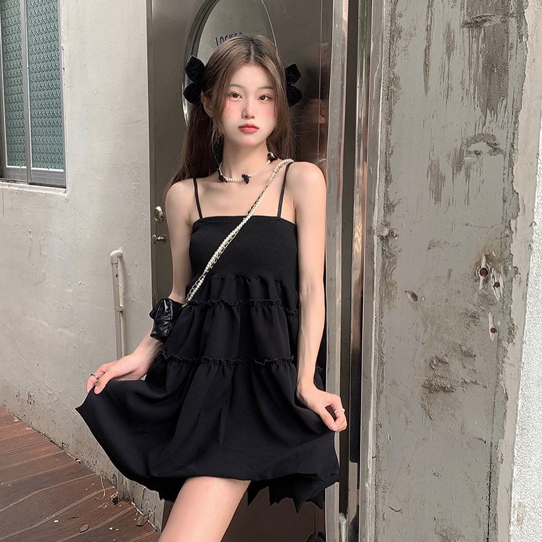 Sweet sleeveless puffy dress