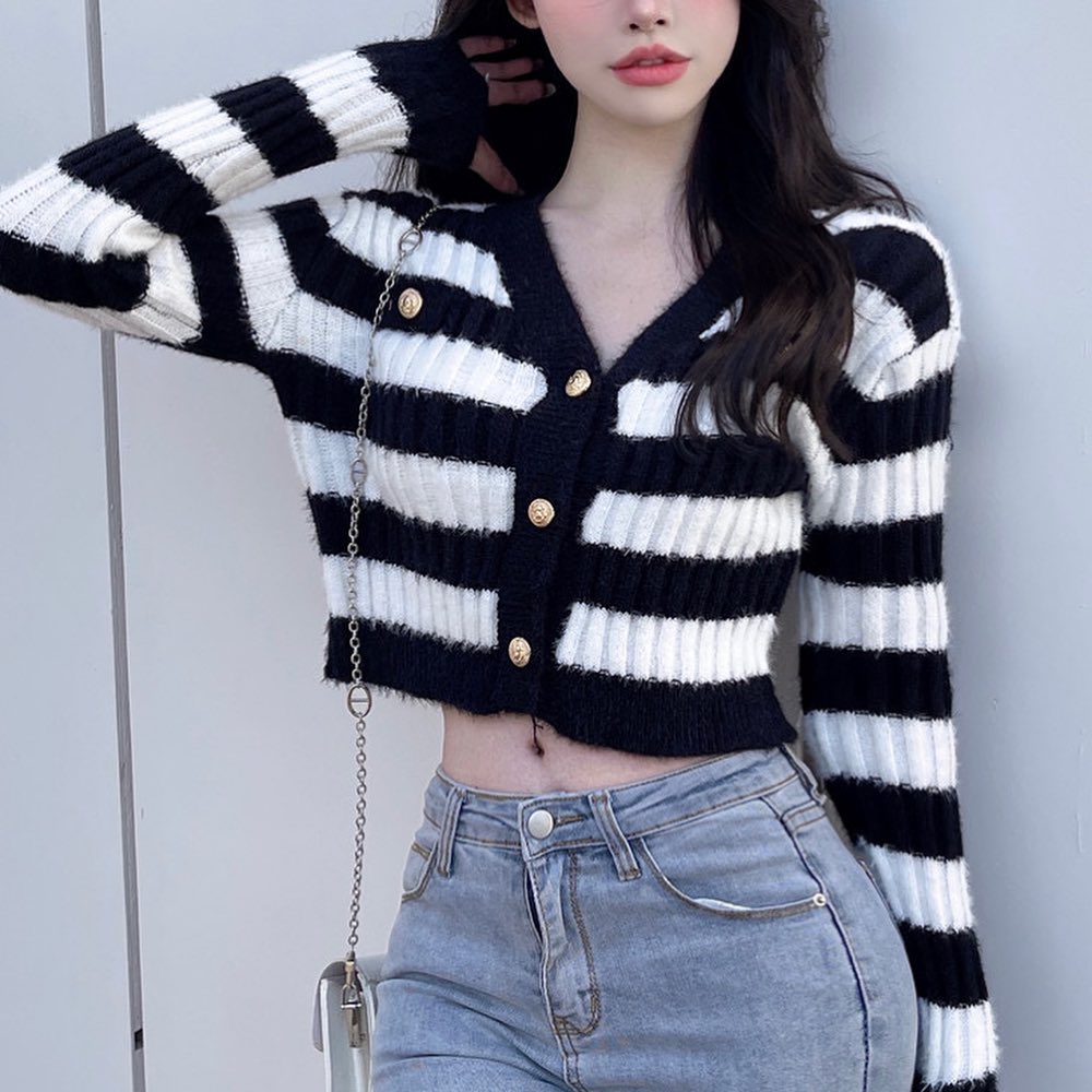 V neck stripe knitted blouse
