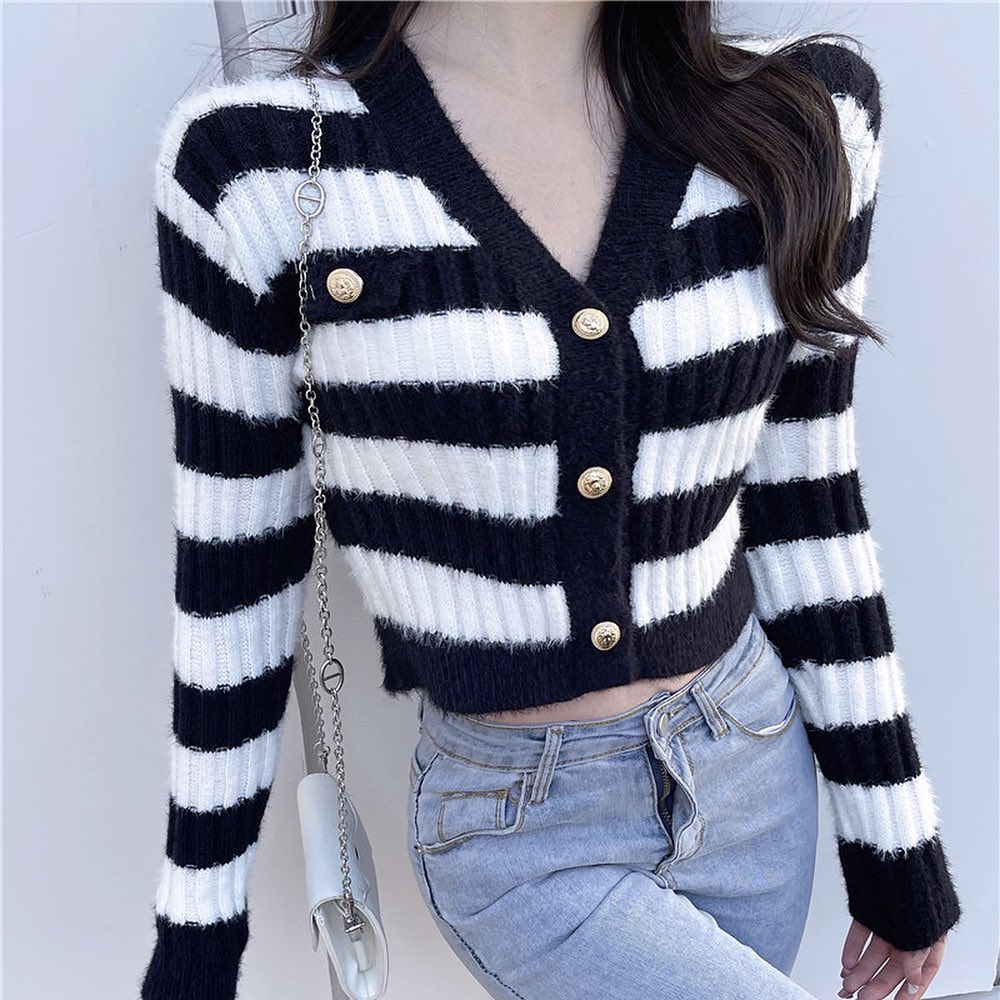 V neck stripe knitted blouse