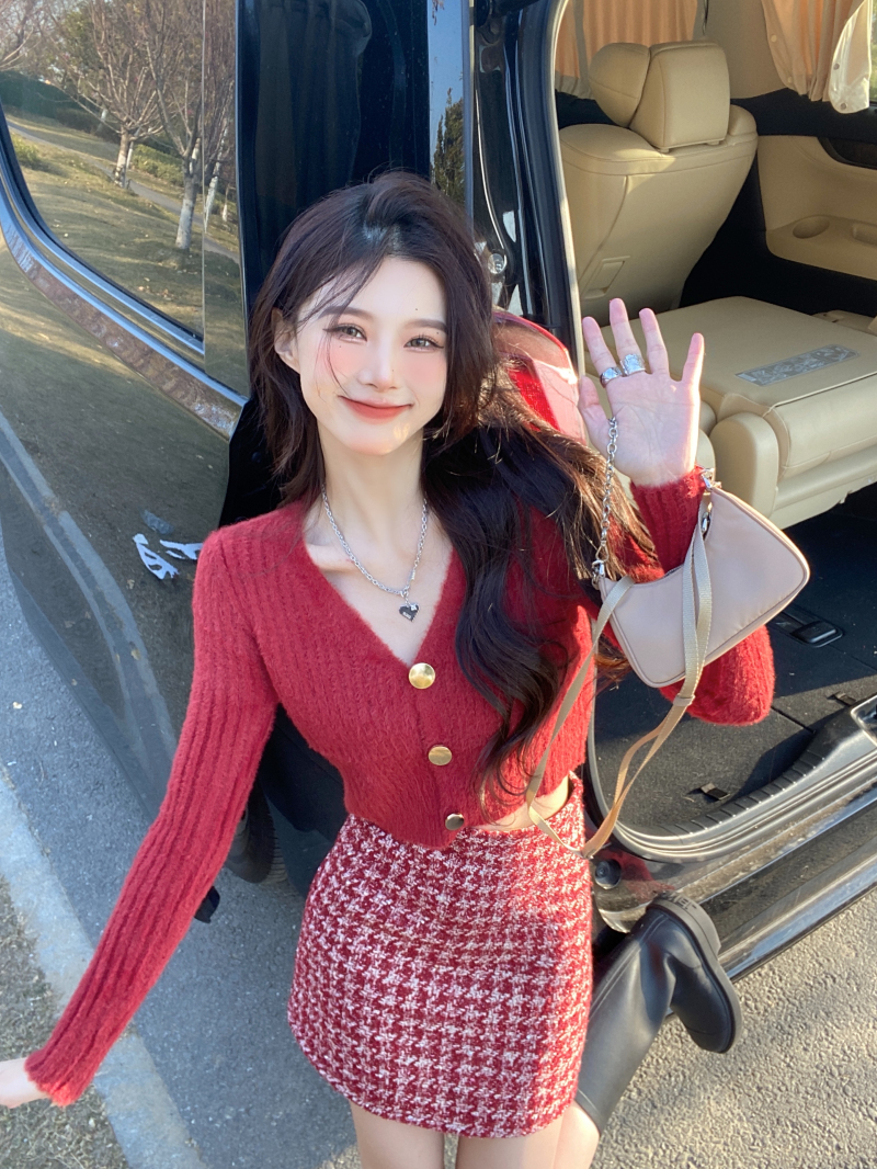 Red V neck long sleeve cardigan & Skirt Set Wear (CNY2219)