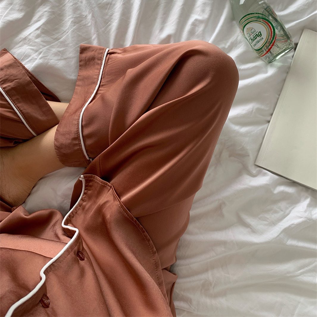 Silky pyjamas set wear