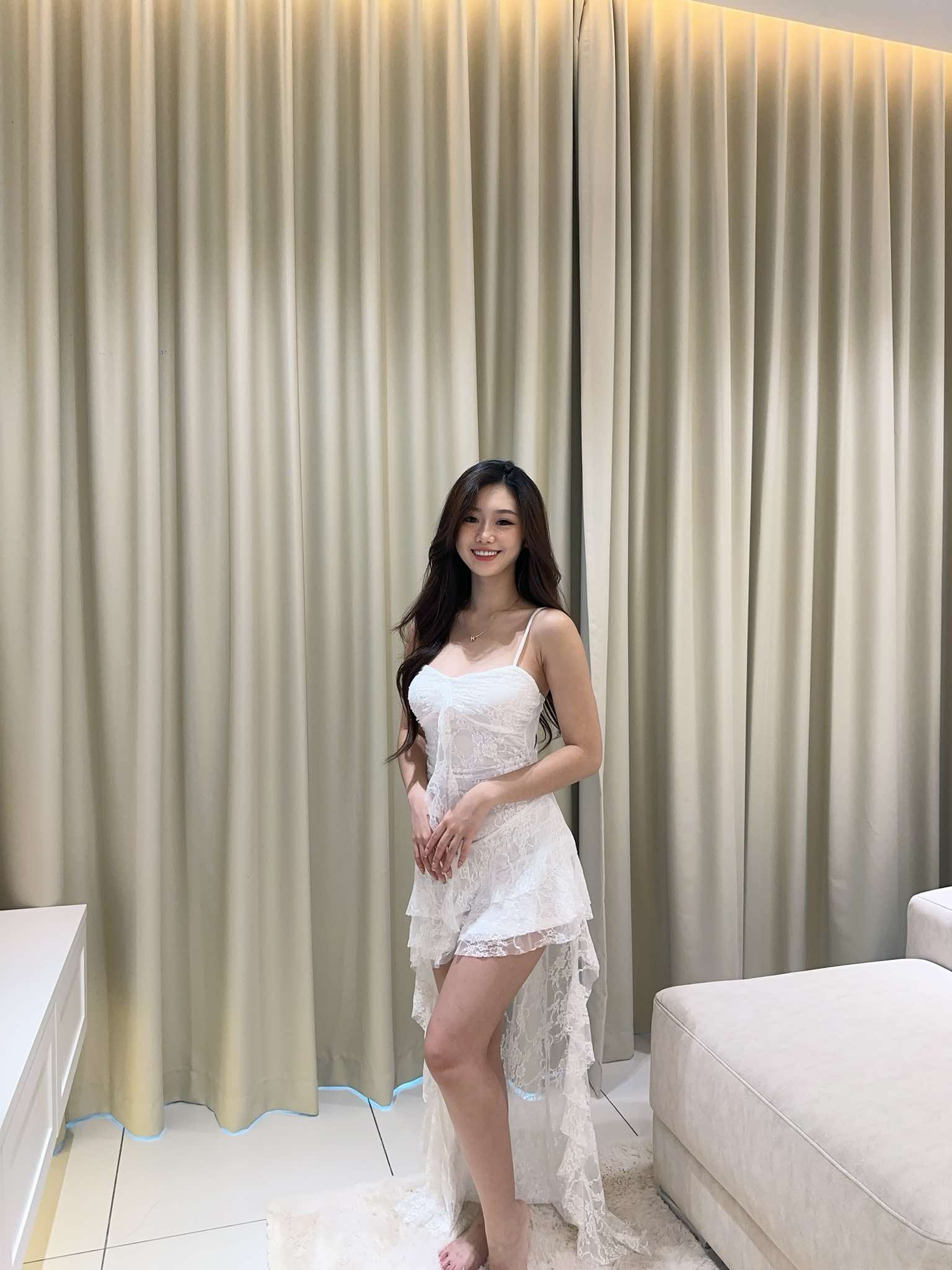 White Sleeveless Lace Dress