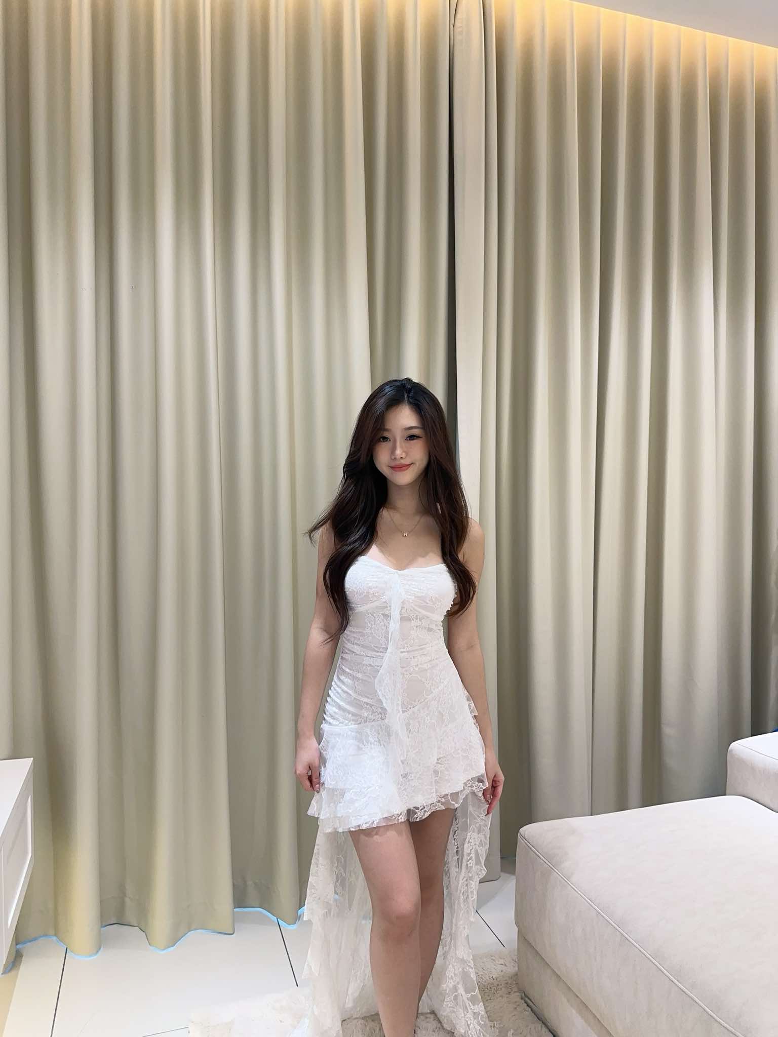 White Sleeveless Lace Dress