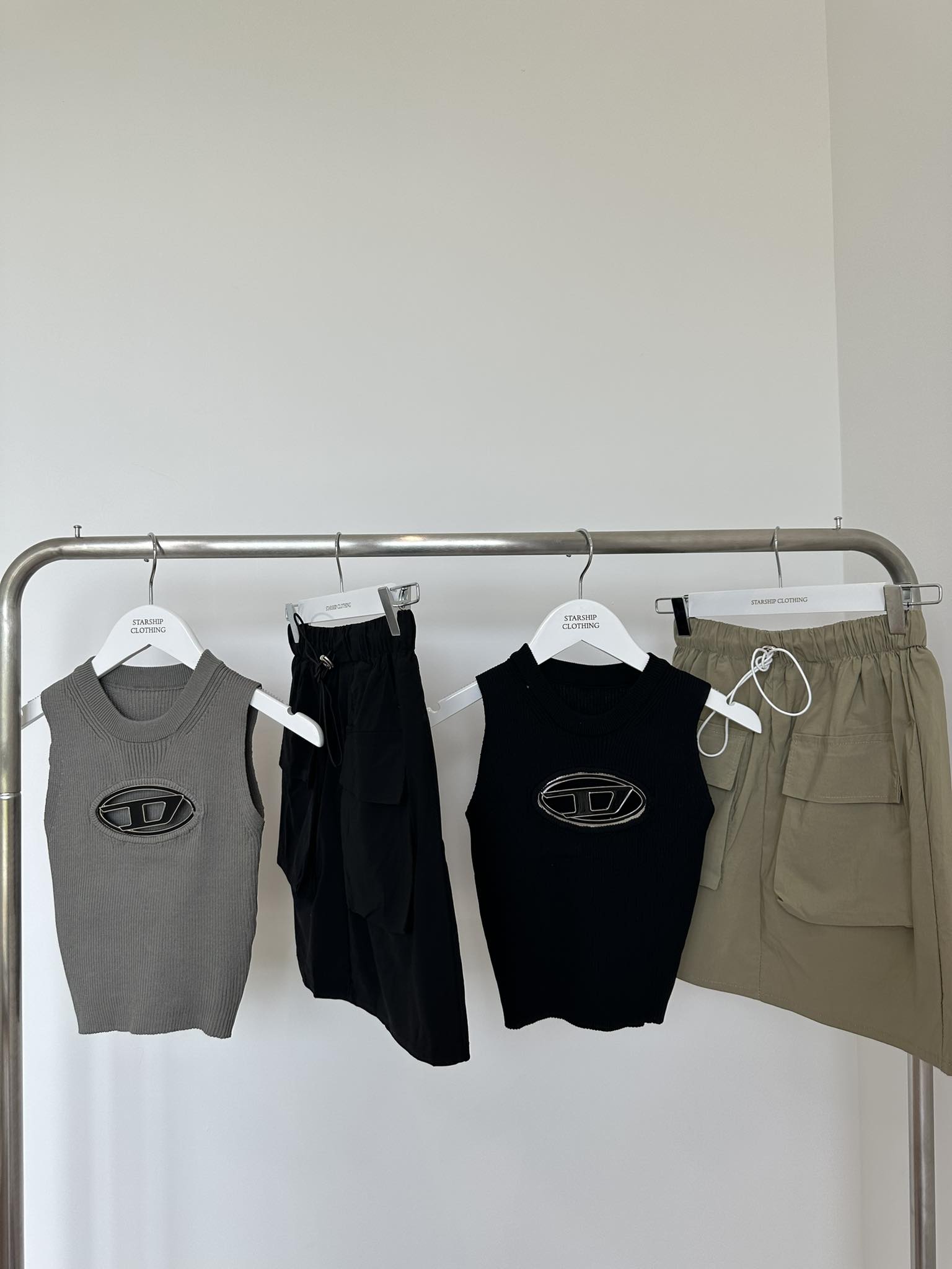 D Knitted Sleeveless Blouse