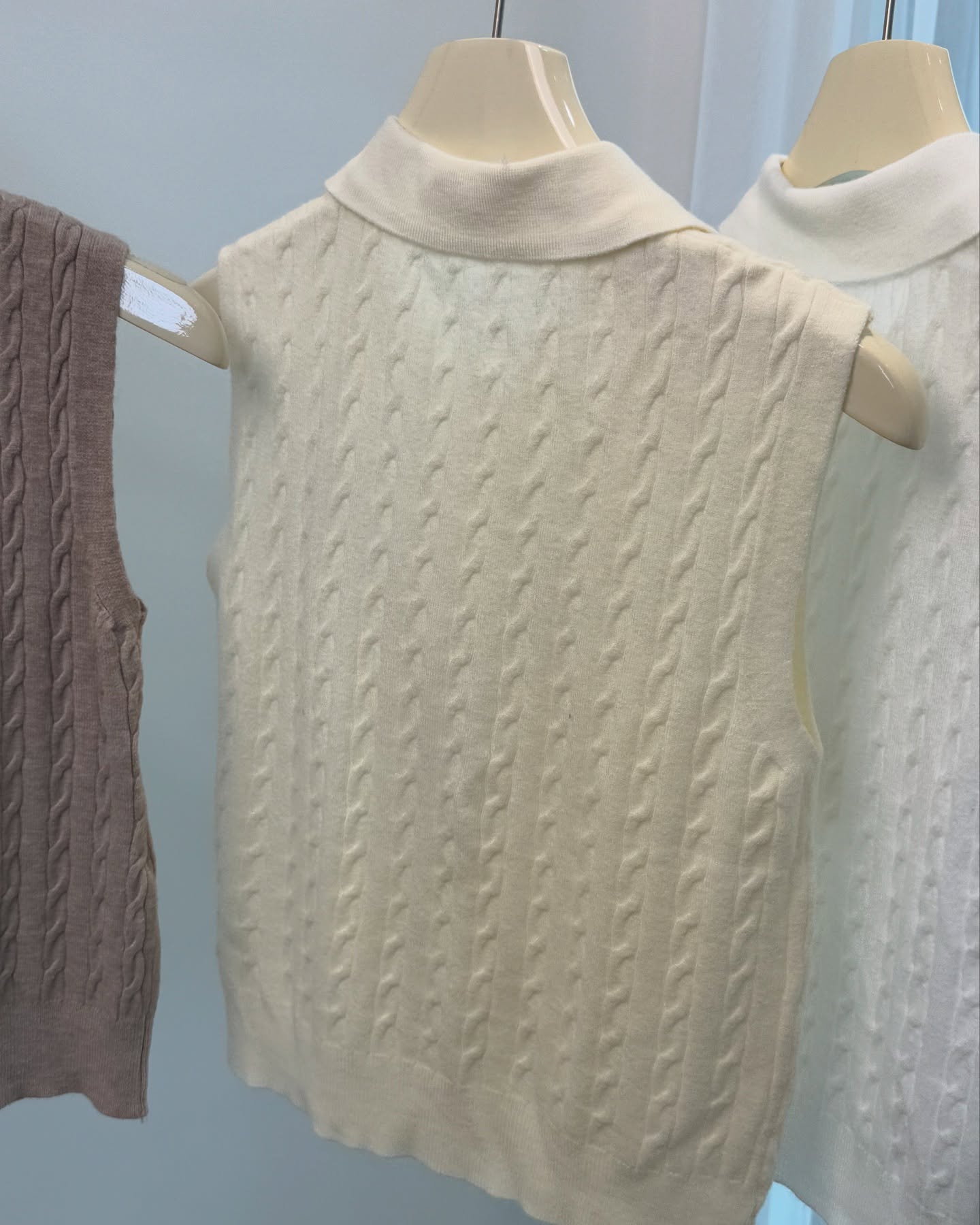 Sleeveless Ribbon Knitted Polo Blouse