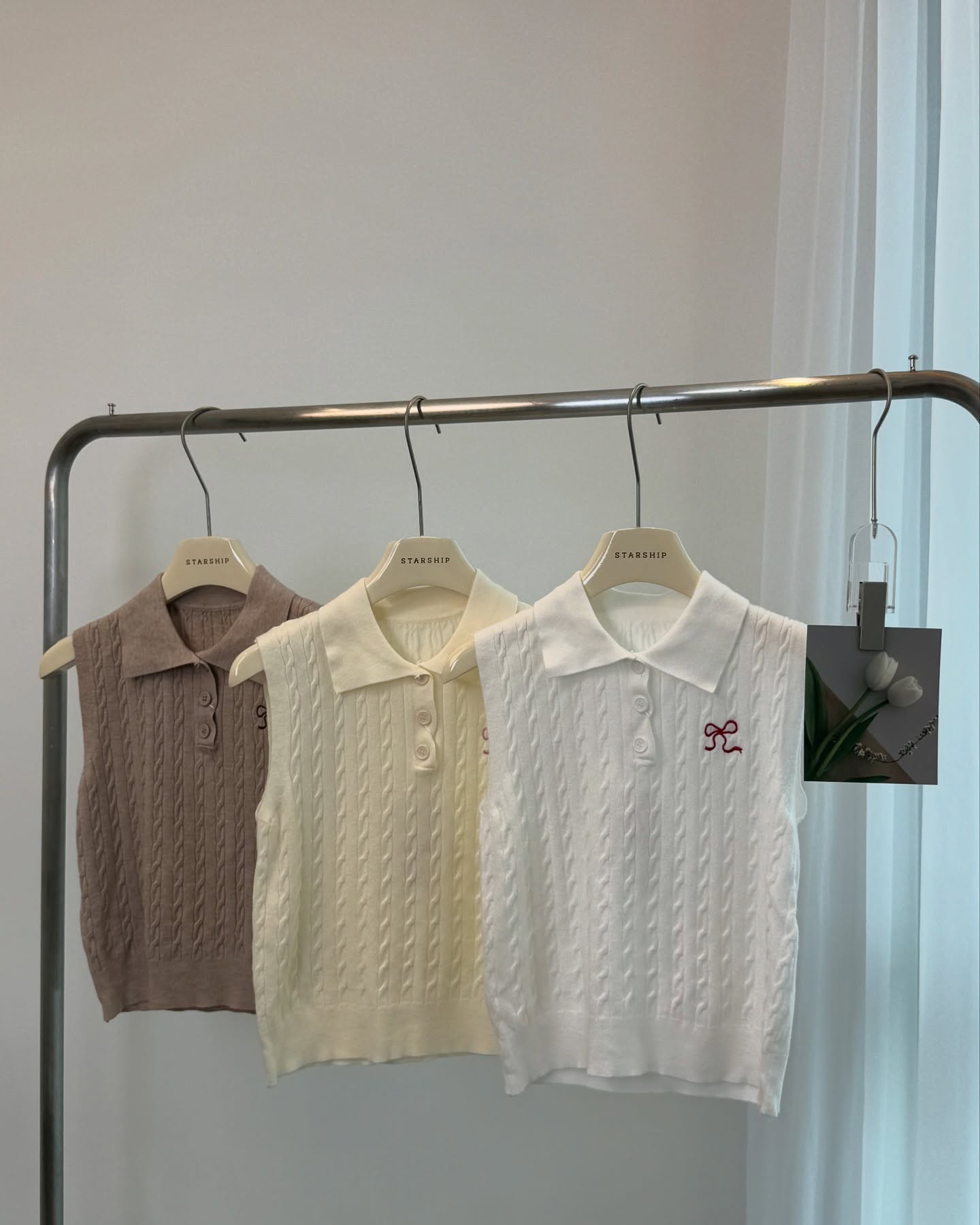 Sleeveless Ribbon Knitted Polo Blouse