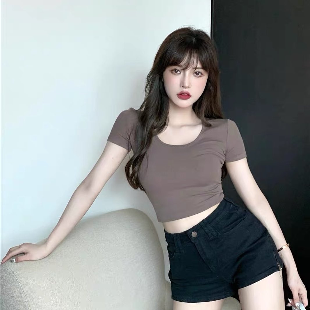 Round neck short sleeve crop top