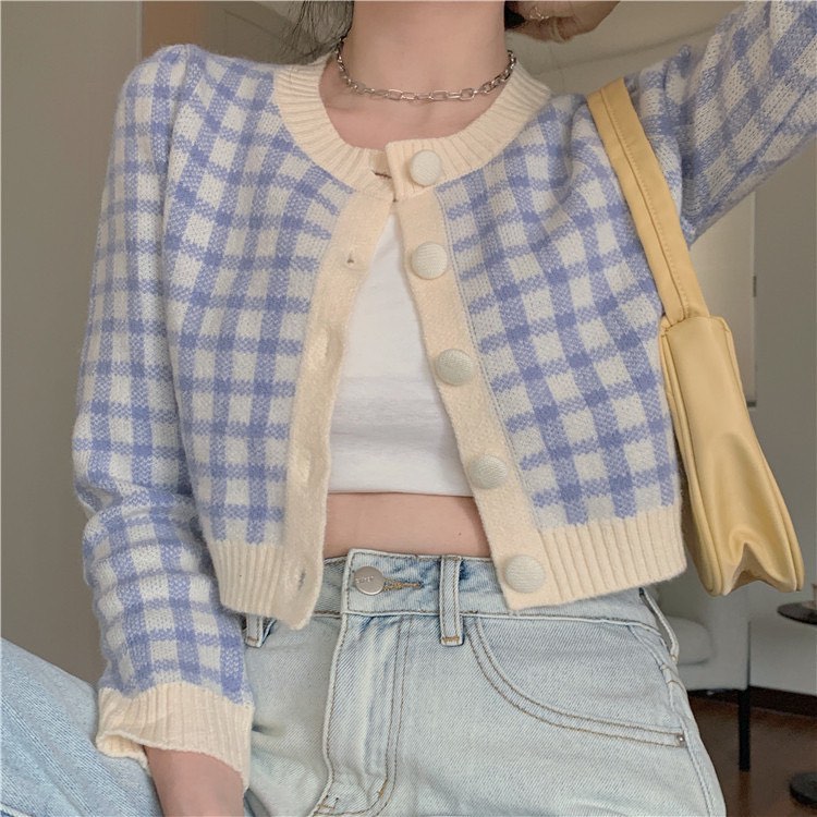 Knitted checkered blouse