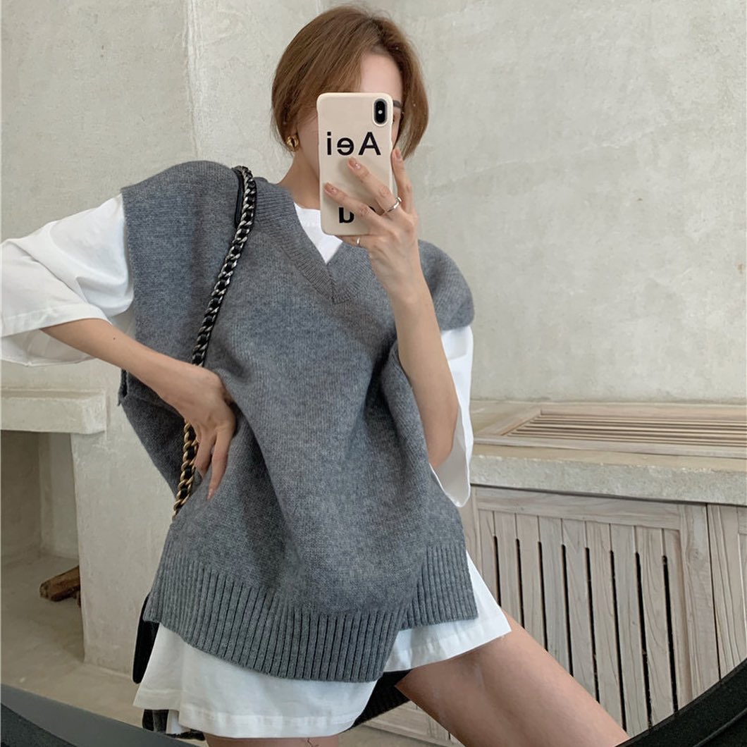Oversized knitted vest & T-shirt set