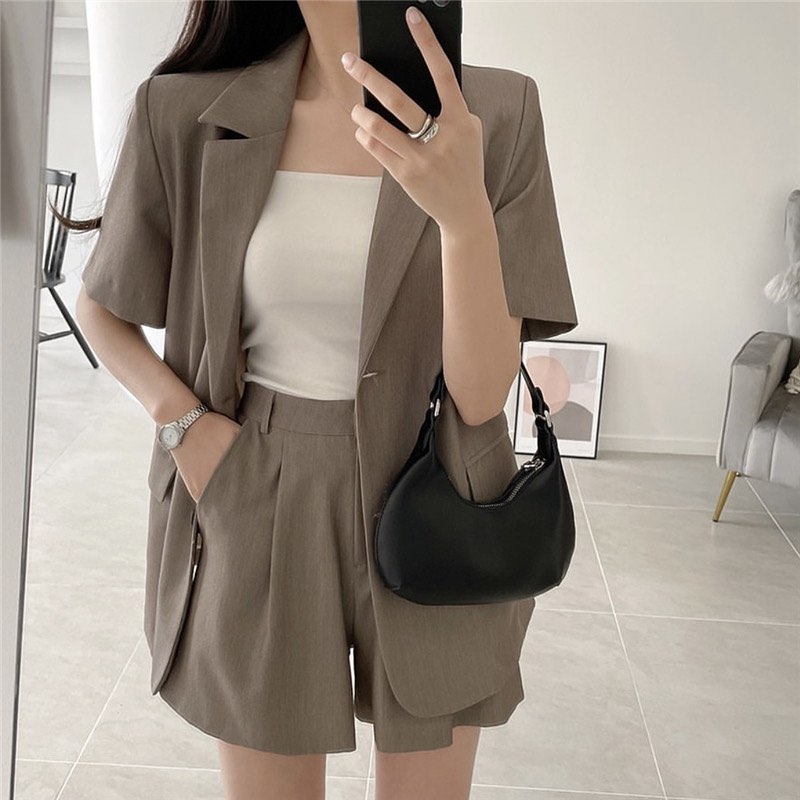 Short sleeve blazer & shorts set wear