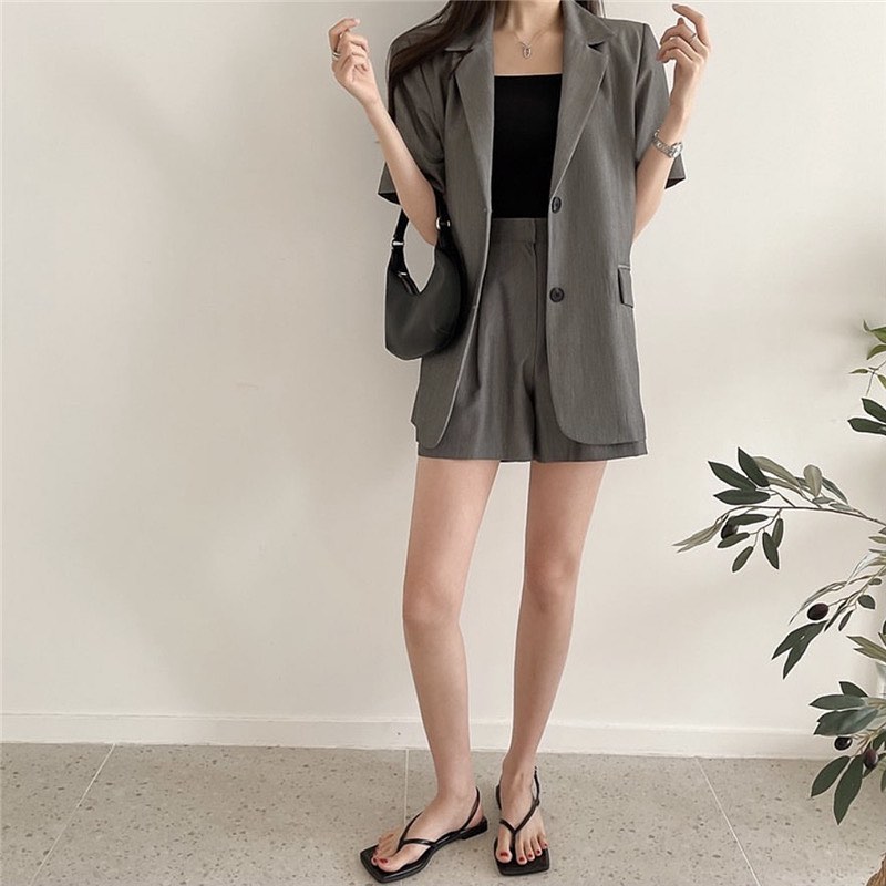 Short sleeve blazer & shorts set wear