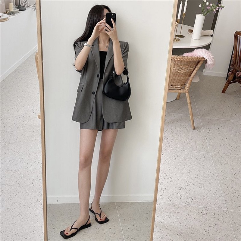 Short sleeve blazer & shorts set wear