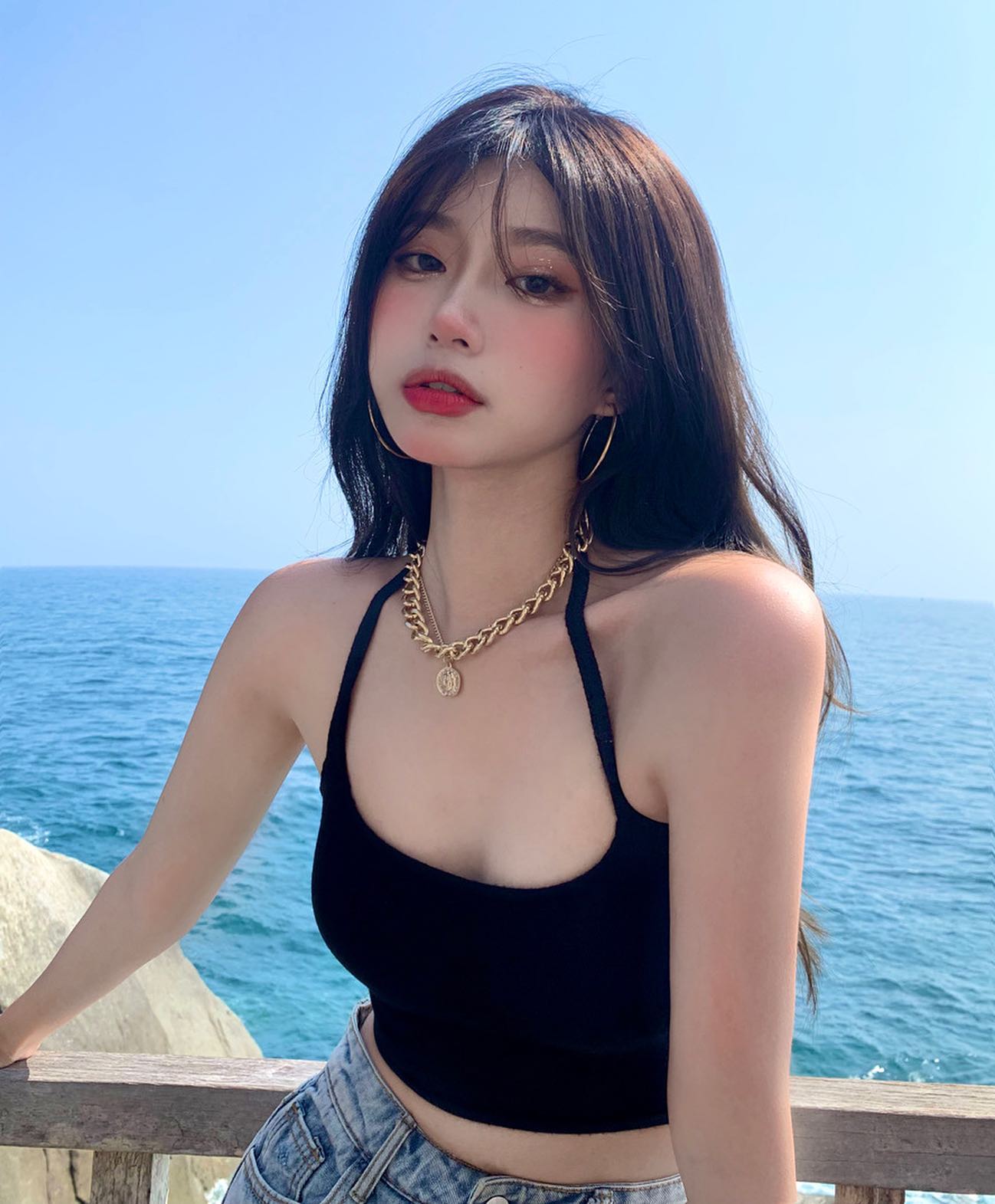 Halter neck crop top