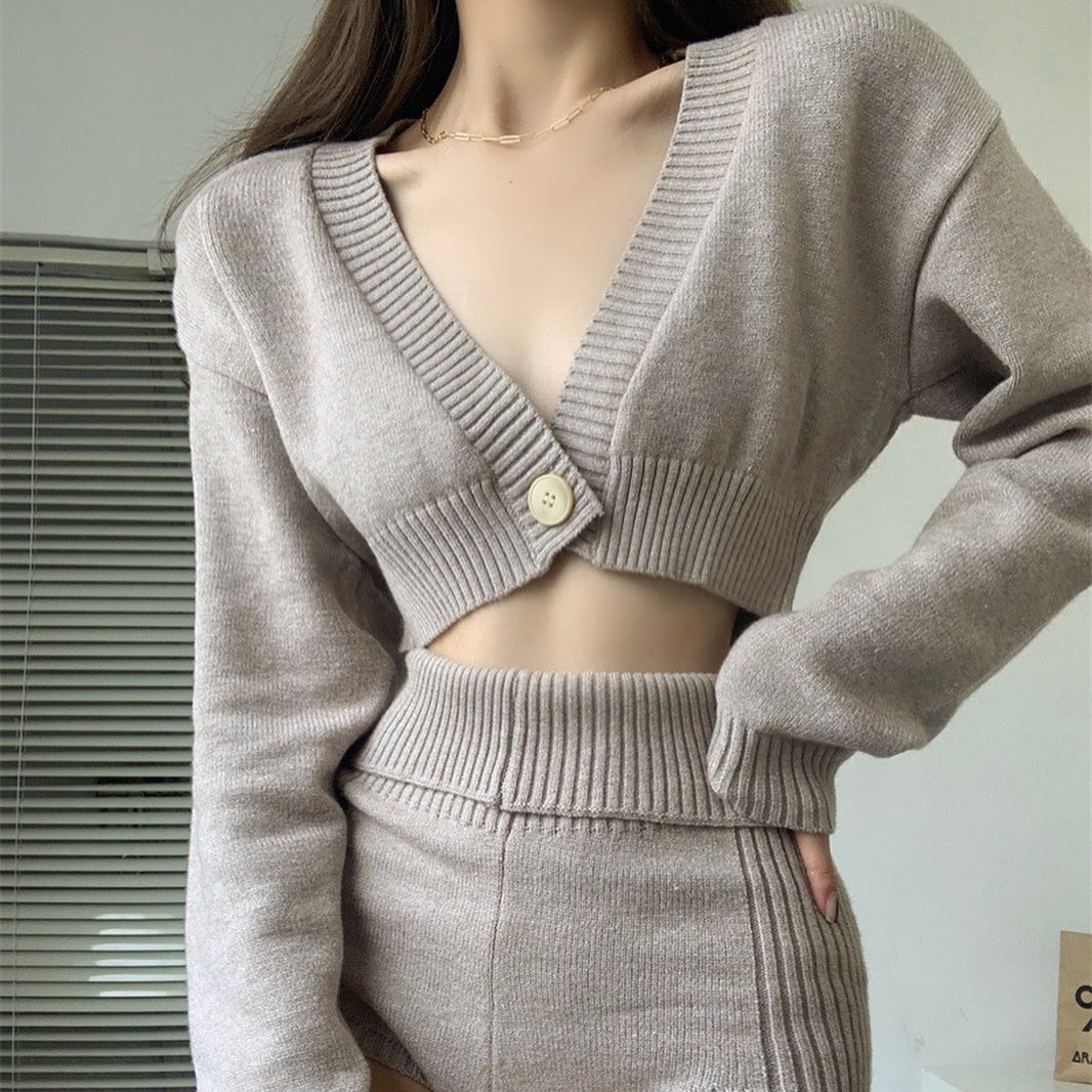 Knitted crop cardigan & shorts set wear