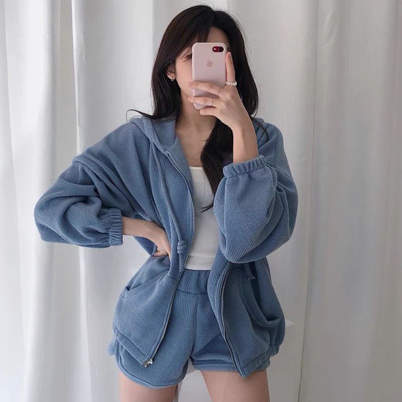 Jacket & shorts set wear