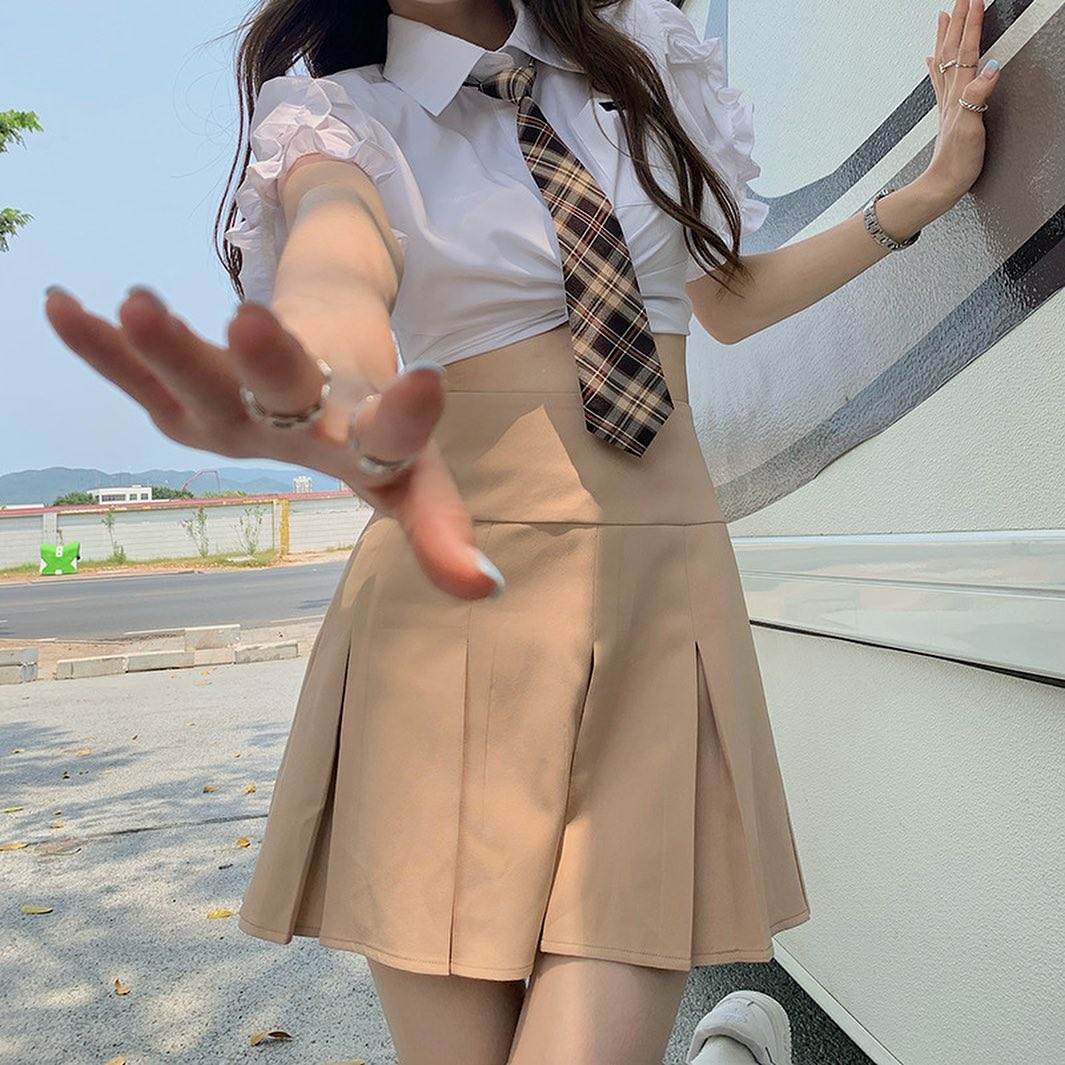 Khaki high waist pleated skirt