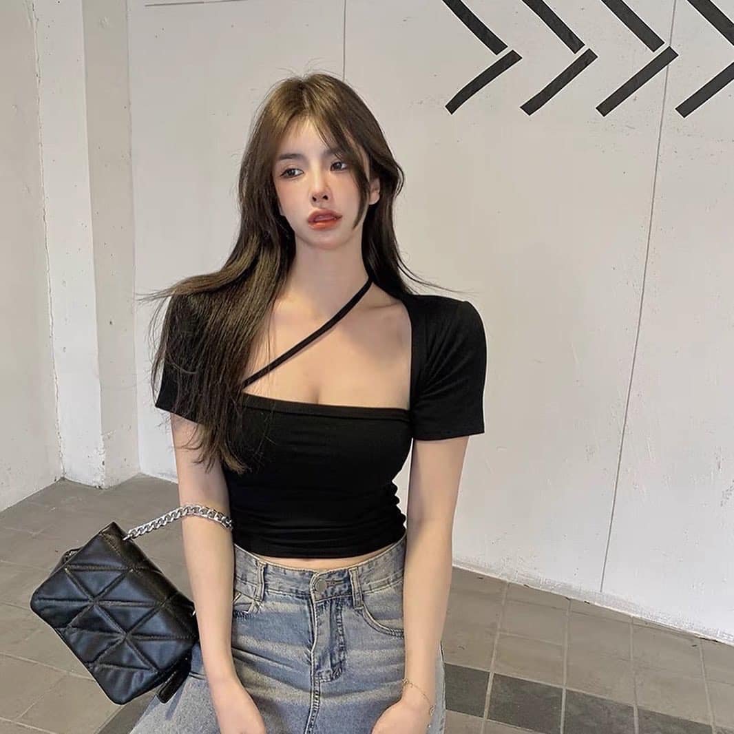 Short Sleeve Slanted Strap Crop Top