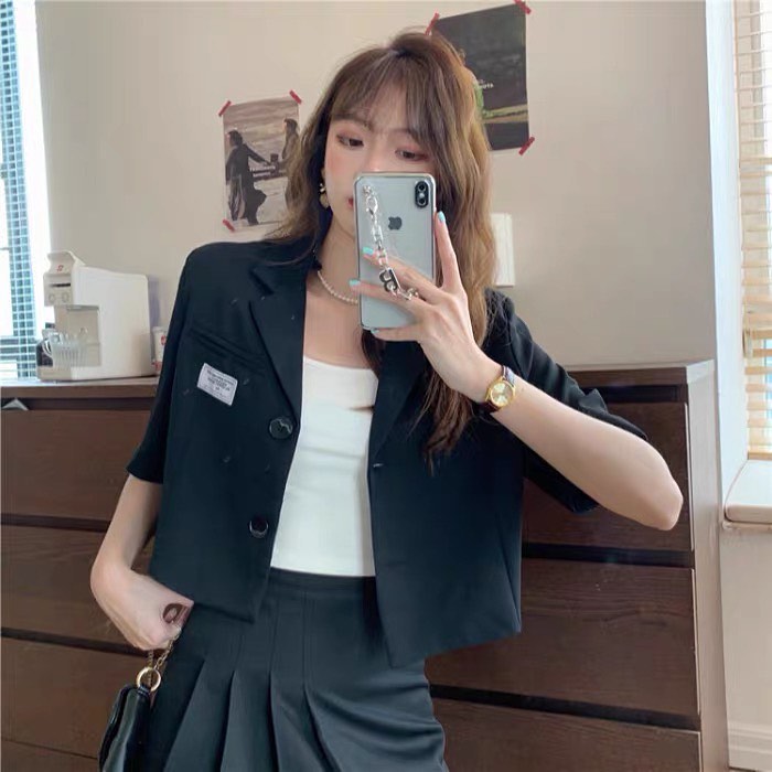 Short sleeve suit outer